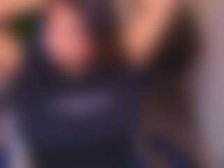 Live cam show with Kenya Buhle - Old on Camsoda