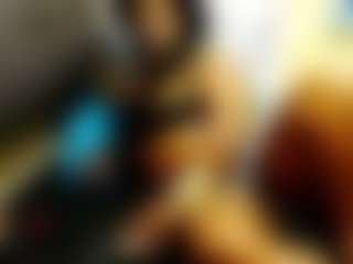 Live cam show with BrunetteDevon - Black MILF on Gym Cam Girls