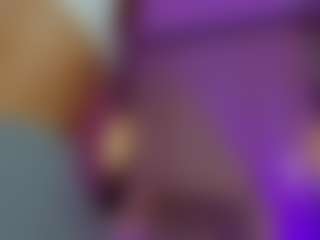 Live cam show with Riley sierra - Gamer Asian on AdultVida.com