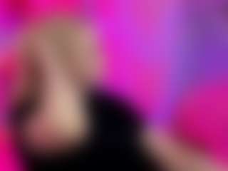 Live cam show with StephanieSea - Living Room on alttransgirls