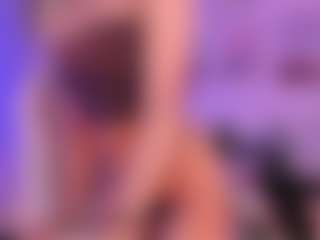 Live cam show with Victoria Saenz - Gamer on xxxlivecams.org