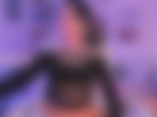 Live cam show with Victoria Saenz - Gamer Brown Hair on Camsoda
