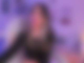Live cam show with Victoria Saenz - Gamer Brown Hair on Camsoda