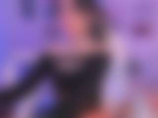 Live cam show with Victoria Saenz - Gamer on StripNow