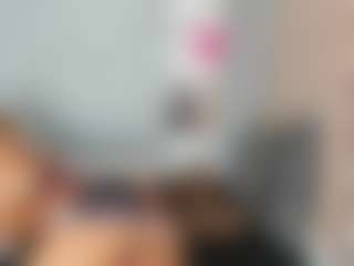 Live cam show with Agata Delphine - Body Massage on Camsoda Late Night