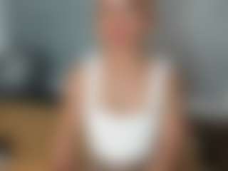 Live cam show with Agata Delphine - Blonde Hair on Cam Slut