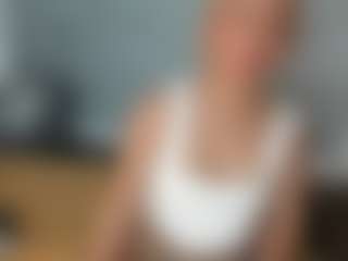 Live cam show with Agata Delphine - Living Room on nudelive.tv