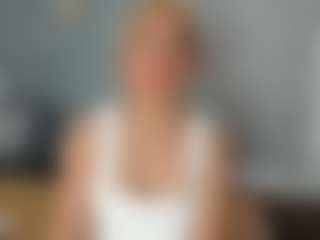 Live cam show with Agata Delphine - Living Room on Chatstar