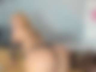 Live cam show with Agata Delphine - Small Ass on AdultVida.com