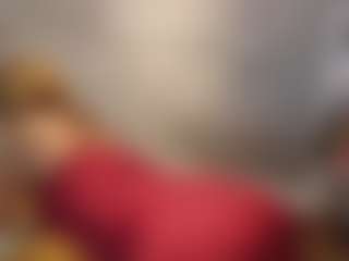 Live cam show with Agata Delphine - Body Massage on xplaylive.com