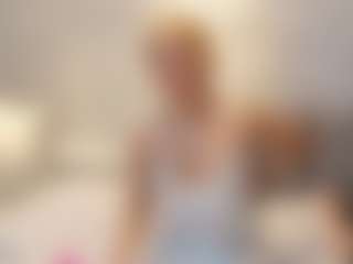 Live cam show with Agata Delphine - Camel Toe on Streamer API