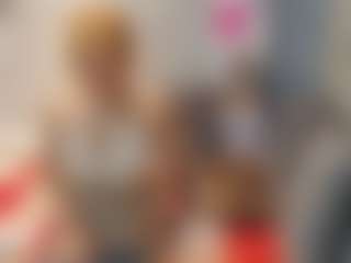 Live cam show with Agata Delphine - Small Ass on AdultVida.com