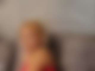 Live cam show with Agata Delphine - Blonde Hair Amateur on Soda Cam