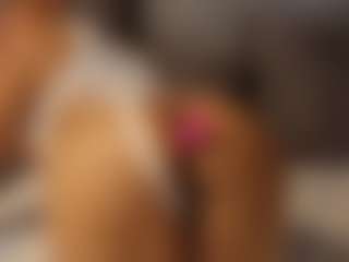 Live cam show with Agata Delphine - Living Room on Fit Hotties