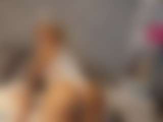 Live cam show with Agata Delphine - Living Room on Streamer API