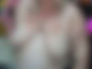 Live cam show with Softie-Sofy - Green Eyes on slutload