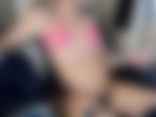 2tightwhite MILF webcam performer live streaming