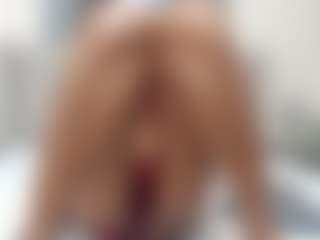 Live cam show with BECKY ROSE - Fake Tits on AdultVida.com