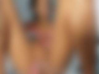 Live cam show with BECKY ROSE - Dildo on Mixed Magazine Live