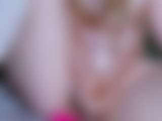 Live cam show with EllaSwert - Red Hair Young Adult on Soda Cam