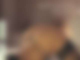 Live cam show with SeniseMorel - Fingers on Camsoda
