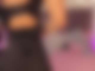 Live cam show with Noa - Public on milfzrlive.com