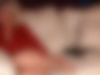 SquirtyMommy's Live Sex Cam Show