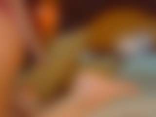 Live cam show with NoraBigAss - Fingers on Camsoda