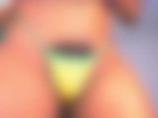 Live cam show with AMBER - Tease on Free Soda