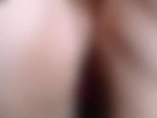 Live cam show with Keira Stone - Average on live18s.com