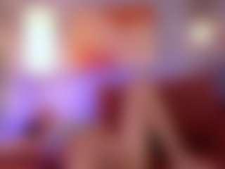 Live cam show with LorenDaze - Mature on madthumbs