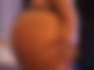 Live cam show with LorenDaze - Public MILF on Gym Cam Girls