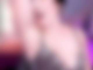 Live cam show with LorenDaze - Athletic Middle Aged on Latina Girls