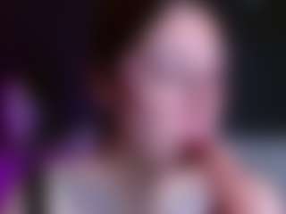 Show de cámara en vivo con Red-moon1 - Gagging en Camsoda