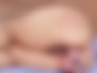 Live cam show with Tifany-bry - Middle Aged on milfzrlive.com