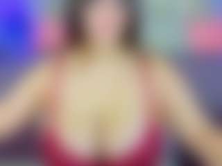 Live cam show with ShameeLess - Oil on TastyBlacksLive