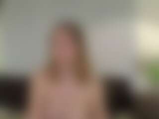 Live cam show with Brooke - Bush on CamClone