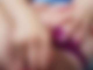 Live cam show with klylls-squirt - Living Room on https://playwithruby.com
