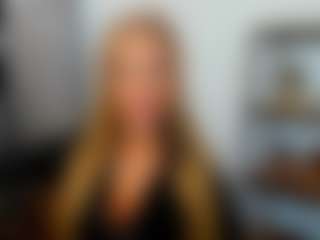 AulloraKiss's Live Sex Cam Show