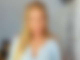 Live cam show with AulloraKiss - Upskirt on liverealitysex.com