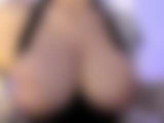 Live cam show with akura011 - Asian MILF on LiveSexCams6
