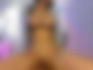 akura011's Live Sex Cam Show