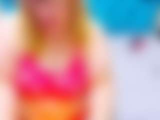 Live cam show with Nayla-Garner - Granny on Stripli.com