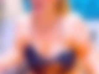 Live cam show with Nayla-Garner - Glasses on Camsoda
