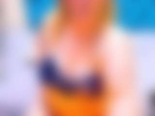 Live cam show with Nayla-Garner - Middle Aged on madthumbs