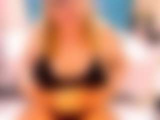 Live cam show with Nayla-Garner - Granny Squirt on Camming Site