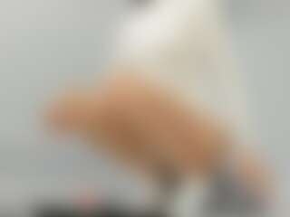 Airua's Live Sex Cam Show