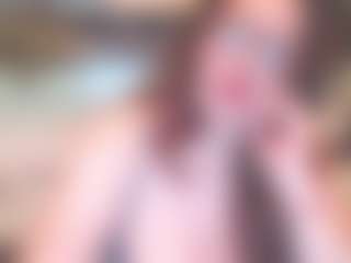 QueenNatashaX MILF webcam performer live streaming