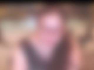 QueenNatashaX MILF webcam performer live streaming