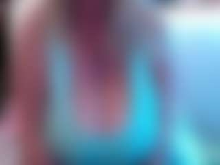 JennaDeluxe MILF webcam performer live streaming